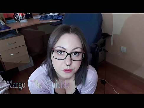 ❤️ สาวเซ็กซี่กับแว่นตาดูด Dildo ลึก ๆ บน Camera โป๊ ที่เรา
